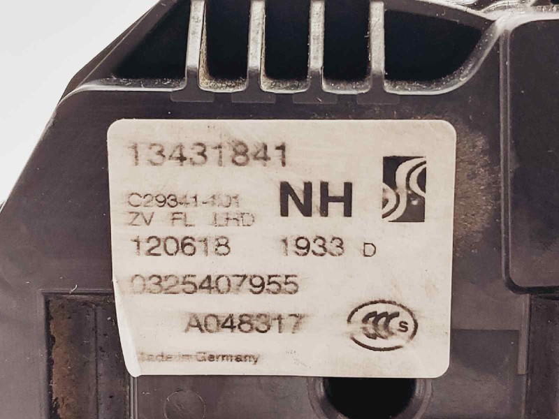 Recambio de cerradura puerta delantera derecha para opel corsa e van referencia OEM IAM 13431841  