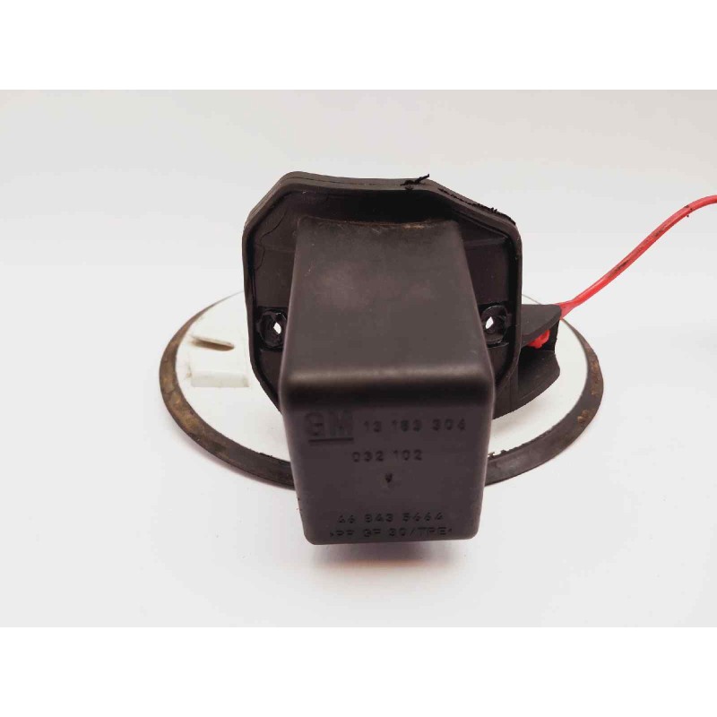 Recambio de tapa exterior combustible para opel corsa e van referencia OEM IAM 13183306  
