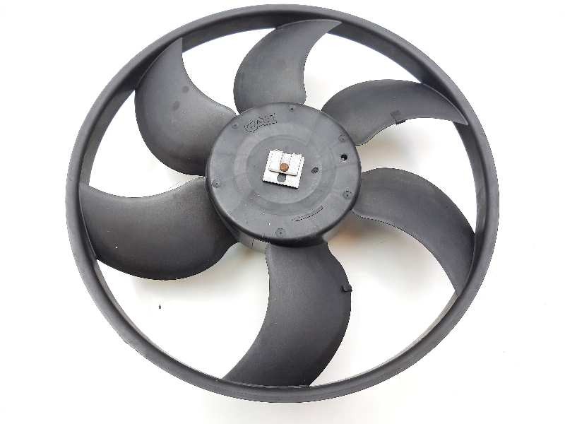 Recambio de electroventilador para renault scenic ii dynamique referencia OEM IAM 5000818 19995YY0453 3J435211