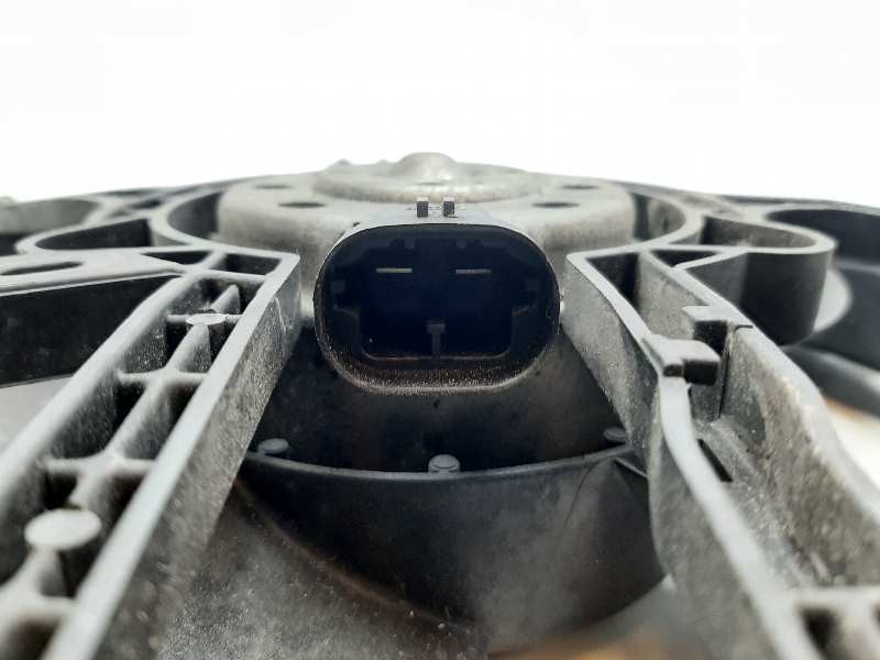Recambio de electroventilador para peugeot 207 xs referencia OEM IAM 9653804080  