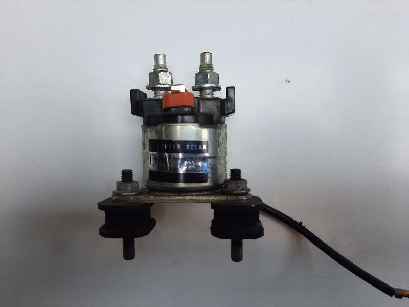 Recambio de caja reles / fusibles para nissan pulsar (c13) sport edition referencia OEM IAM 251153ZL0A 2534004020 