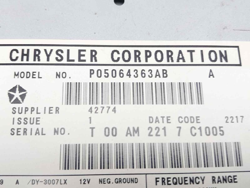 Recambio de sistema audio / cd para jeep compass limited referencia OEM IAM P05064363AB  