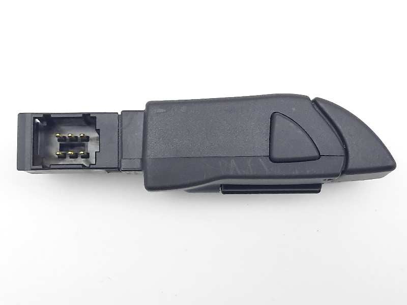 Recambio de mando multifuncion para dacia sandero laureate referencia OEM IAM 255522448R  