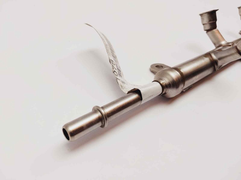 Recambio de rampa inyectora para chevrolet captiva 3.2 v6 ltx referencia OEM IAM 12571078 6002FM0082 