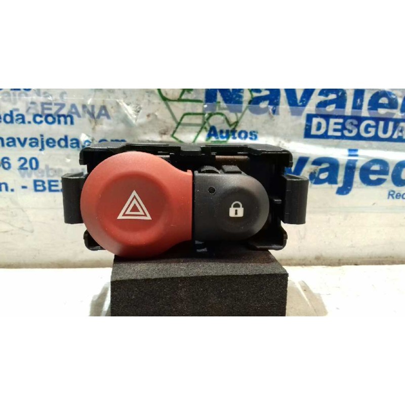 Recambio de warning para renault modus confort dynamique referencia OEM IAM 8200214896  