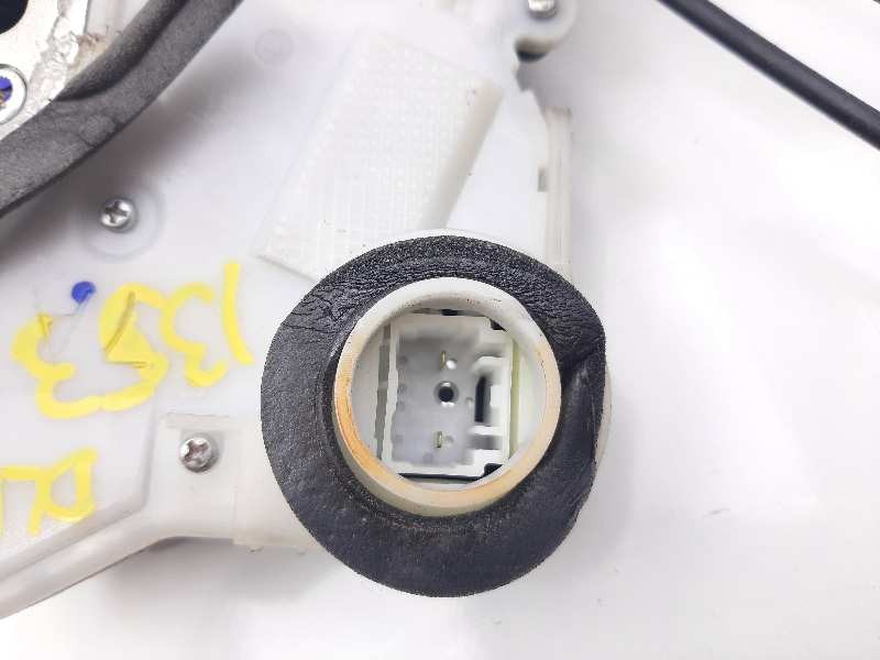 Recambio de cerradura puerta delantera derecha para toyota yaris active referencia OEM IAM   