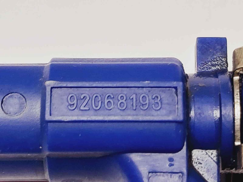 Recambio de inyector para chevrolet captiva 3.2 v6 ltx referencia OEM IAM 92068193 0280156300 12609418