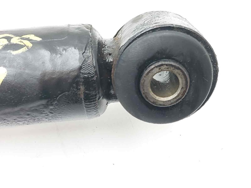 Recambio de amortiguador trasero derecho para jeep compass limited referencia OEM IAM 05105895AC  