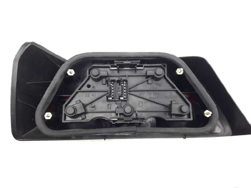 Recambio de piloto trasero derecho para peugeot 605 3.0 sv referencia OEM IAM   