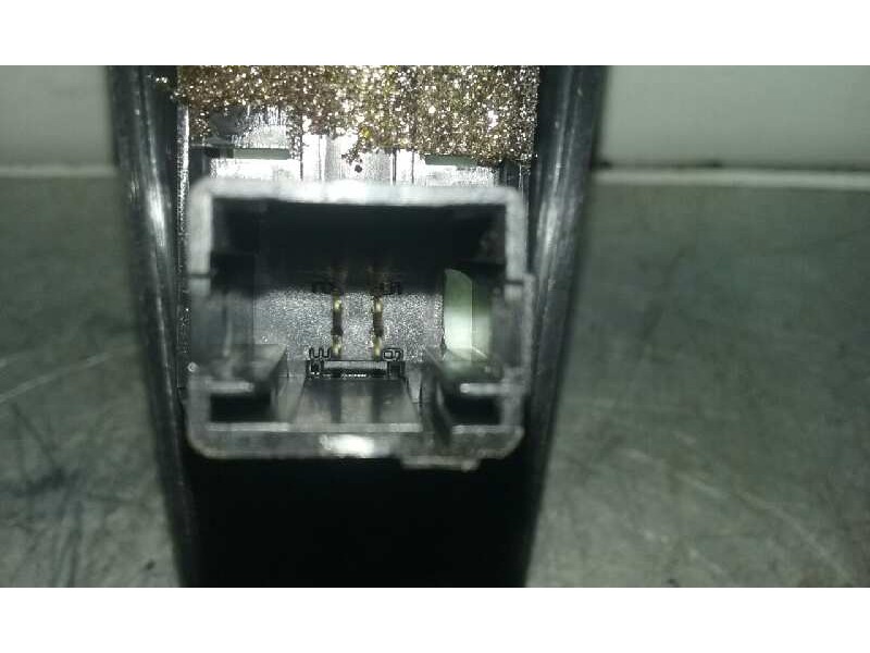 Recambio de mando elevalunas trasero derecho para citroen c4 berlina vtr plus referencia OEM IAM 96496367  