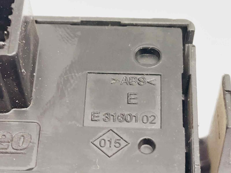 Recambio de warning para dacia dokker essential referencia OEM IAM   