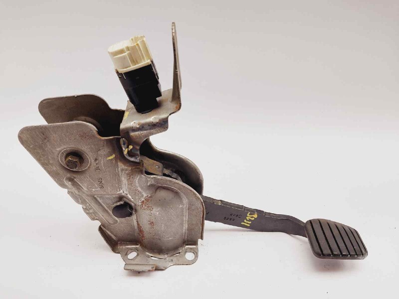 Recambio de pedal freno para dacia dokker essential referencia OEM IAM 180205353R  