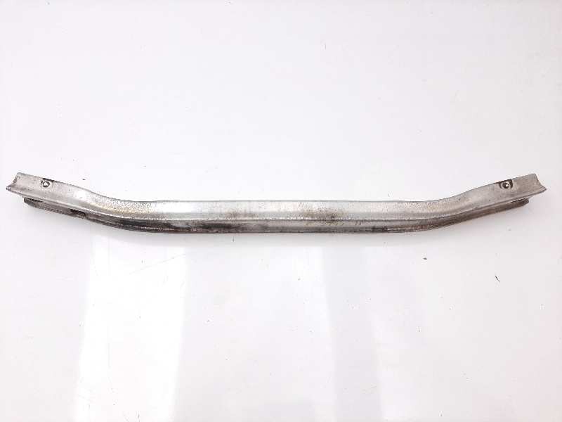 Recambio de refuerzo paragolpes delantero para renault clio iii expression referencia OEM IAM 8200834849  