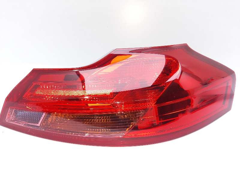 Recambio de piloto trasero derecho para opel insignia sports tourer edition referencia OEM IAM 13226857  