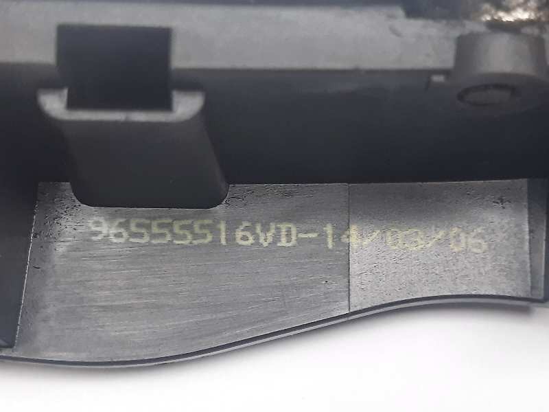 Recambio de maneta interior delantera derecha para peugeot 207 xs referencia OEM IAM 96555516VD  