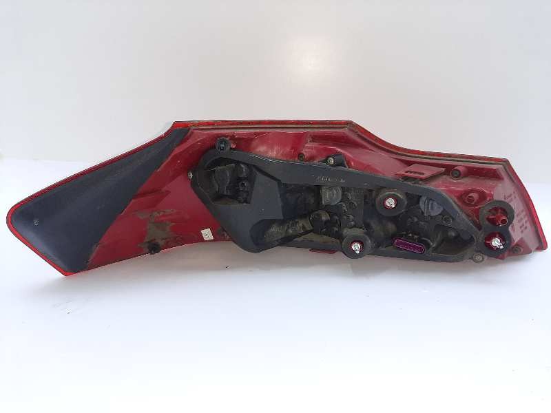 Recambio de piloto trasero derecho para opel insignia sports tourer edition referencia OEM IAM 13226857  