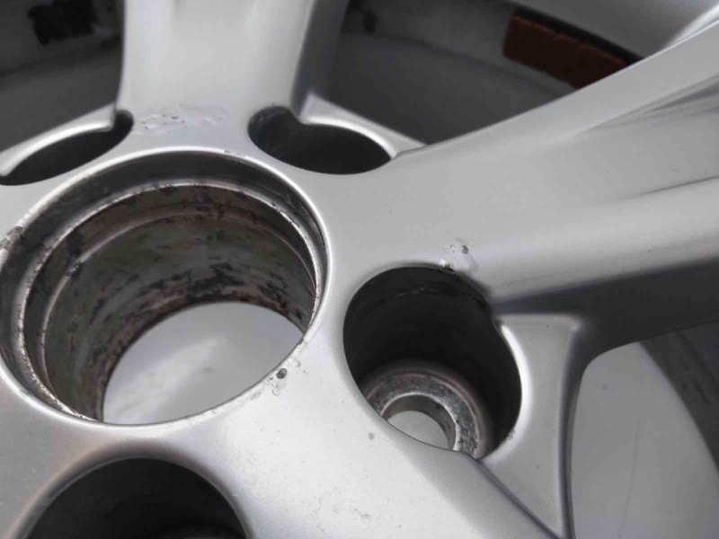 Recambio de llanta para lexus rx 400h referencia OEM IAM 4261A48020  