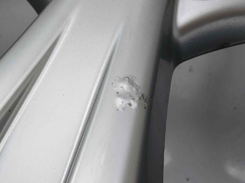 Recambio de llanta para lexus rx 400h referencia OEM IAM 4261A48020  