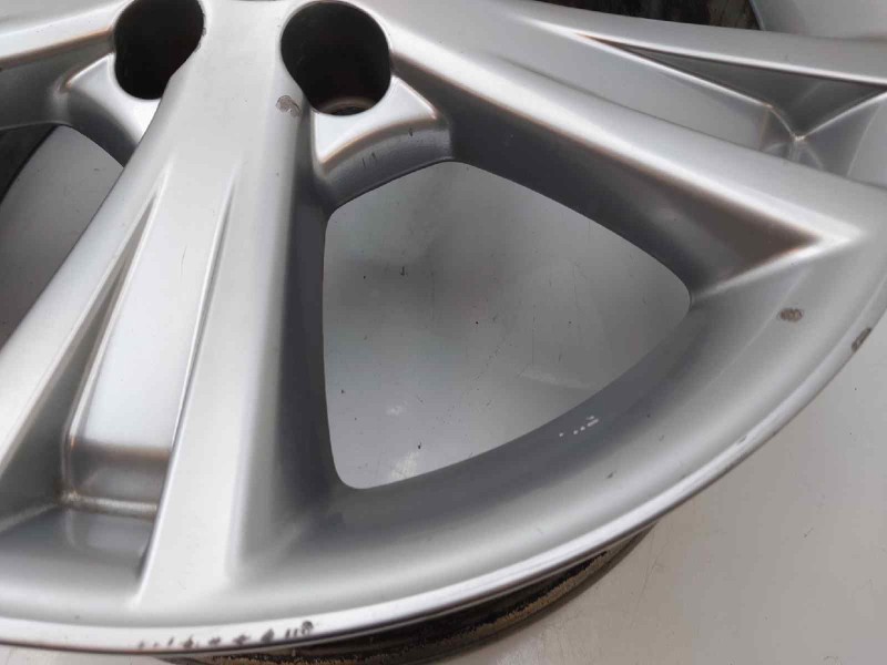 Recambio de llanta para lexus rx 400h referencia OEM IAM 4261A48020  