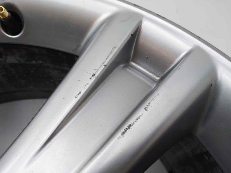 Recambio de llanta para lexus rx 400h referencia OEM IAM 4261A48020  