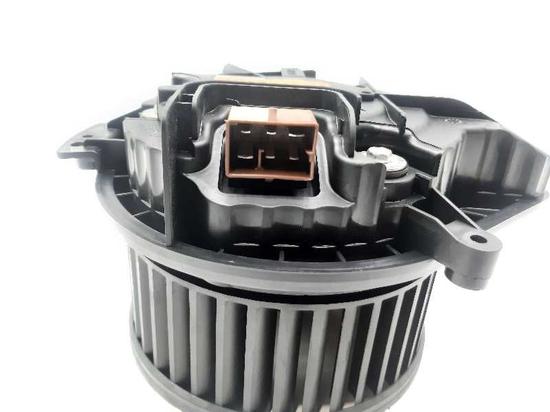 Recambio de motor calefaccion para seat exeo berlina (3r2) 2.0 tdi referencia OEM IAM 8E1820021E  