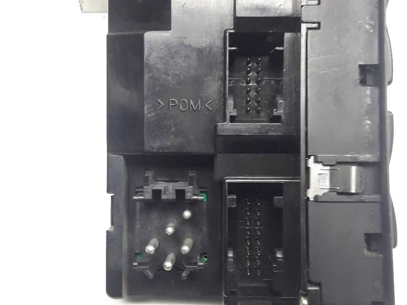 Recambio de mando elevalunas delantero izquierdo para bmw serie 5 berlina (e39) 525tds referencia OEM IAM 8380646  