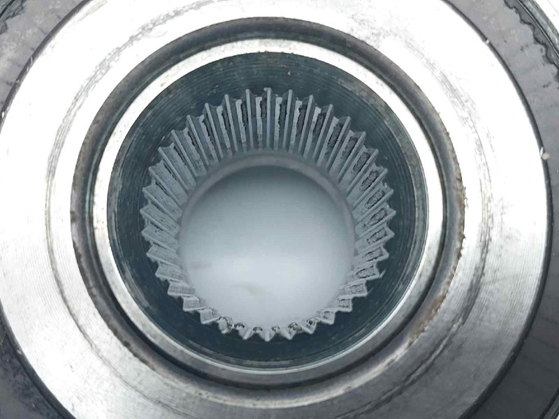 Recambio de buje para volkswagen golf vii lim. 1.6 16v tdi dpf referencia OEM IAM 5WA407621A  