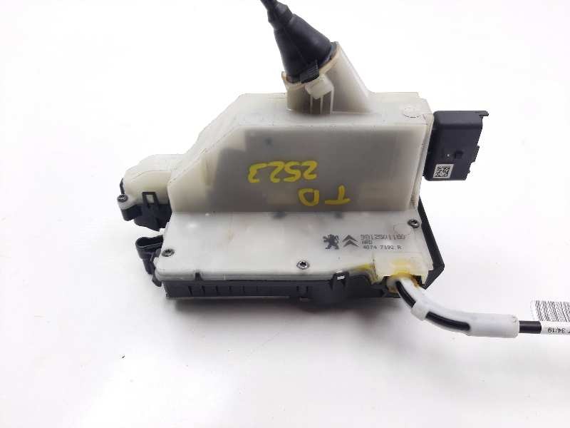 Recambio de cerradura puerta trasera derecha para peugeot 208 (p2) active referencia OEM IAM 9812501180  