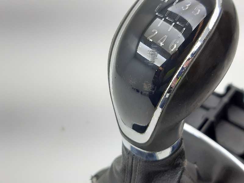 Recambio de palanca cambio para opel insignia sports tourer edition referencia OEM IAM 55563829  