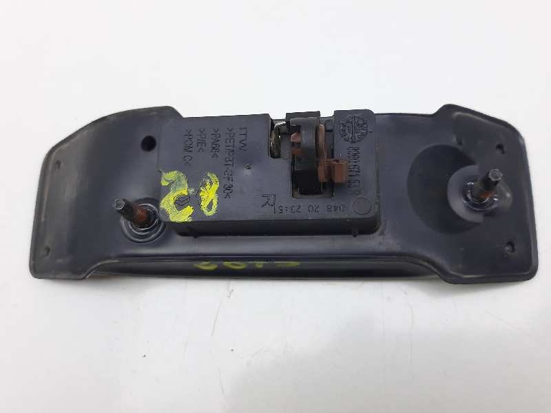 Recambio de maneta exterior lateral derecha para dacia dokker essential referencia OEM IAM 806067153R  