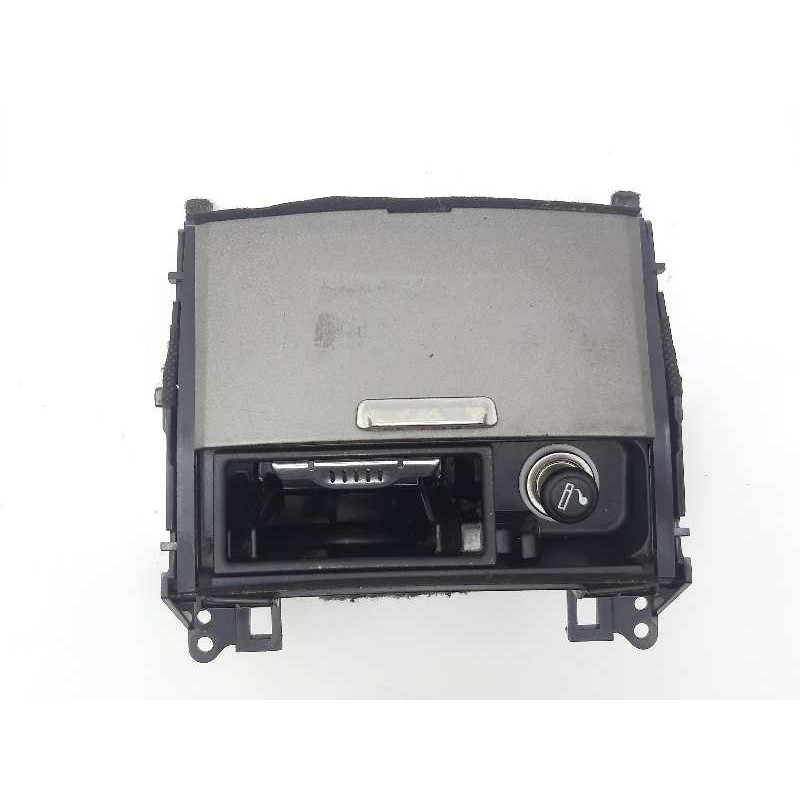 Recambio de cenicero para lexus is200 (ds2/is2) 220d referencia OEM IAM 1A421032G  