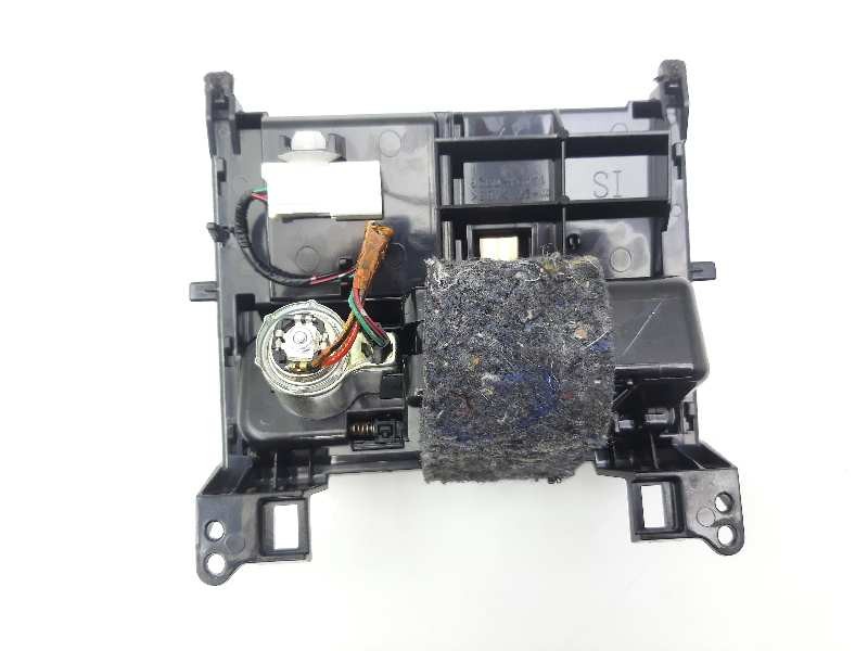 Recambio de cenicero para lexus is200 (ds2/is2) 220d referencia OEM IAM 1A421032G  