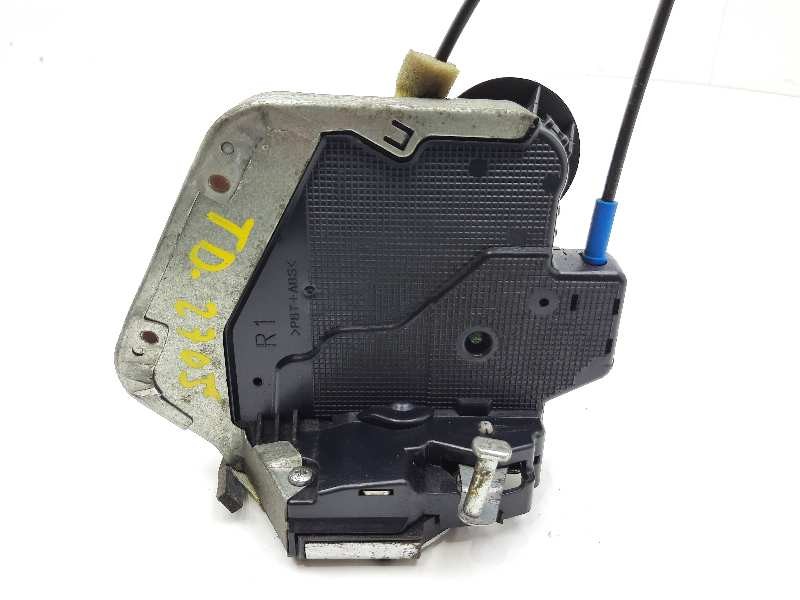 Recambio de cerradura puerta trasera derecha para lexus is200 (ds2/is2) 220d referencia OEM IAM   