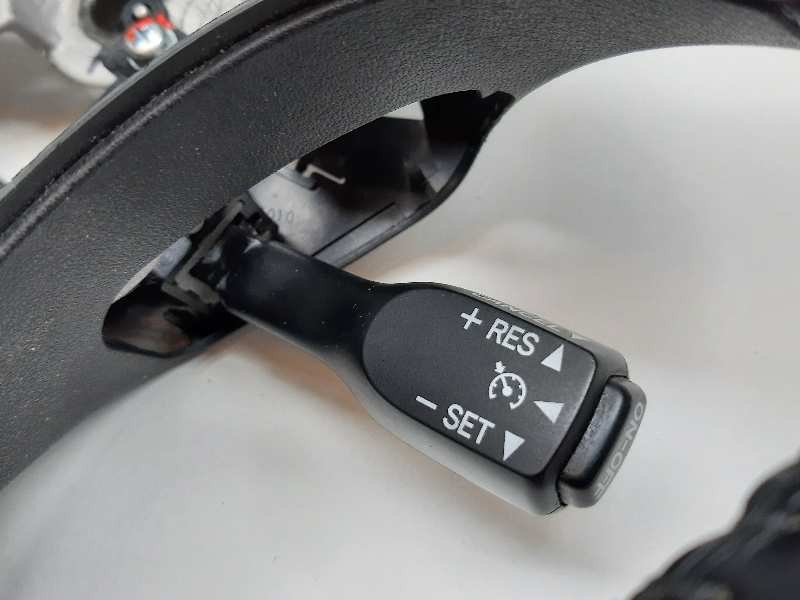 Recambio de volante para lexus is200 (ds2/is2) 220d referencia OEM IAM   