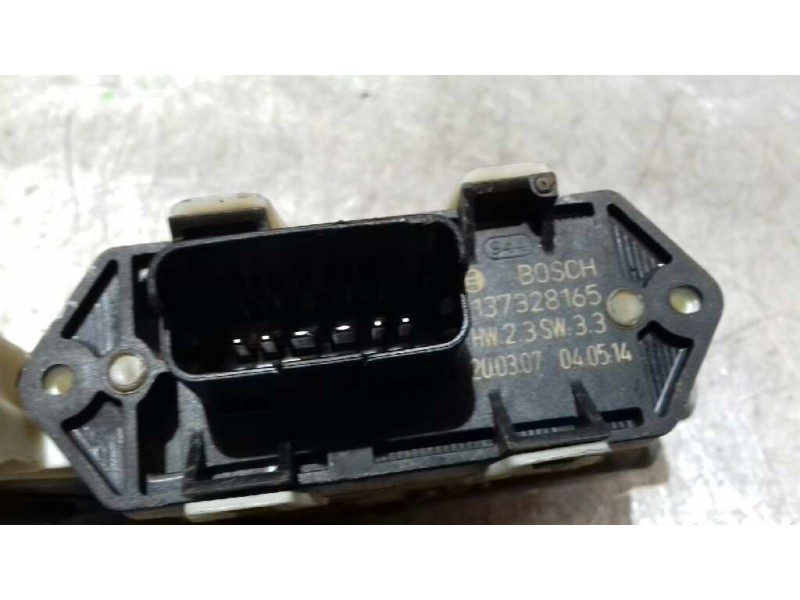 Recambio de motor elevalunas trasero derecho para citroen c4 berlina vtr plus referencia OEM IAM 1137328165 BOSCH 