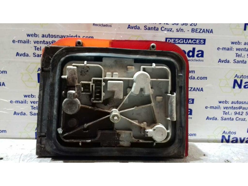 Recambio de piloto trasero derecho para peugeot 205 berlina referencia OEM IAM  AMBAR 