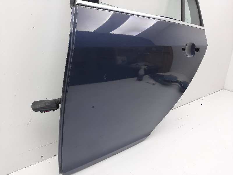 Recambio de puerta trasera izquierda para opel insignia sports tourer edition referencia OEM IAM 124267 128207 