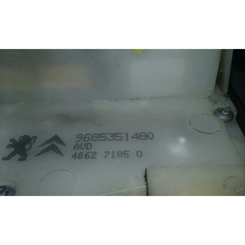 Recambio de cerradura puerta delantera derecha para citroen c4 lim. 1.6 blue-hdi fap referencia OEM IAM 9685351480 5 PINES 40627