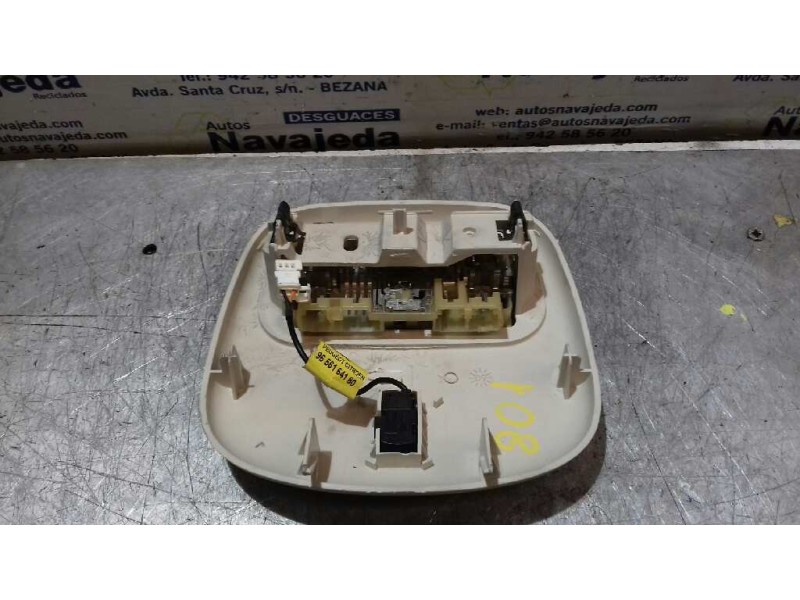 Recambio de luz interior para citroen c4 berlina sx referencia OEM IAM 9648338577  