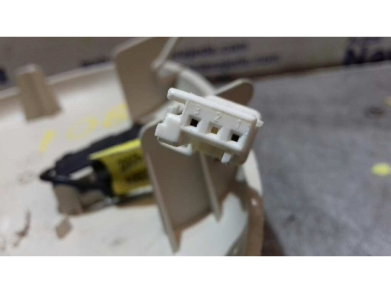 Recambio de luz interior para citroen c4 berlina sx referencia OEM IAM 9648338577  