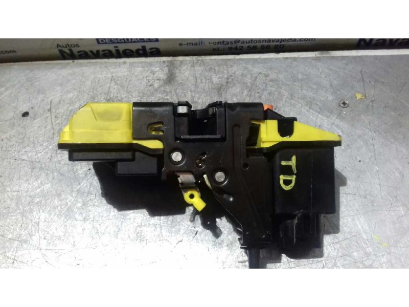 Recambio de cerradura puerta trasera derecha para volvo xc70 referencia OEM IAM 30663050 VALEO 