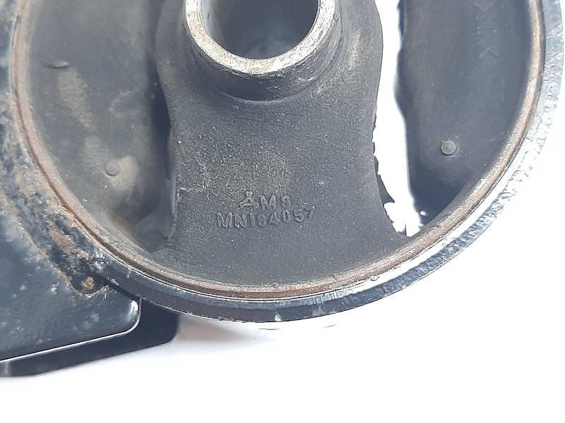 Recambio de soporte motor delantero para mitsubishi lancer berlina (cy0) intense referencia OEM IAM MN184057  