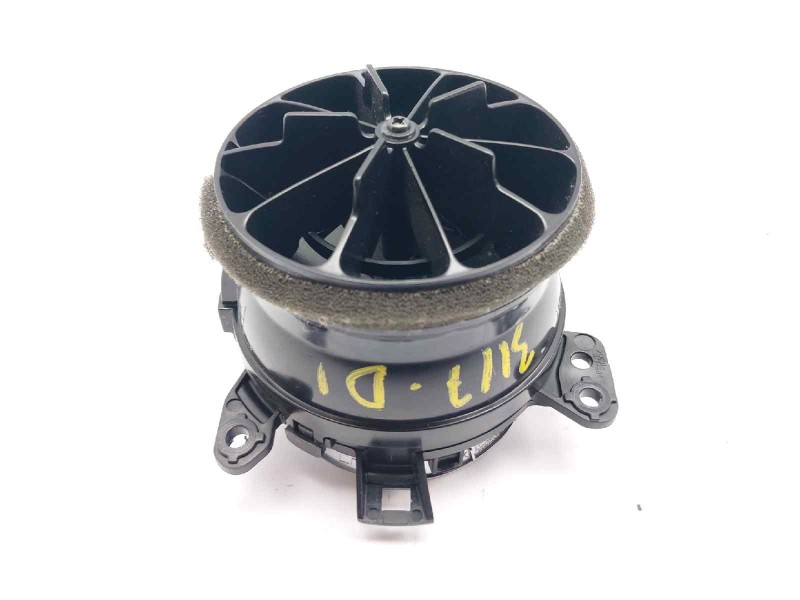 Recambio de rejilla aireadora para toyota auris active referencia OEM IAM 5556862280  