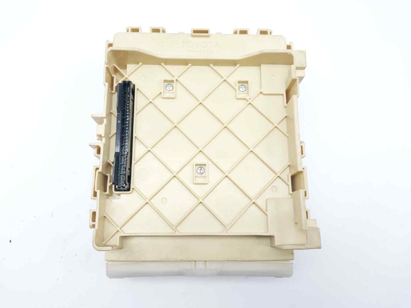 Recambio de caja reles / fusibles para toyota auris active referencia OEM IAM 8273012X80A 63583367 