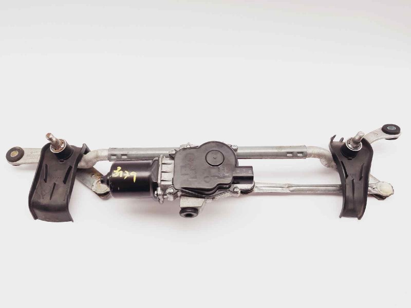 Recambio de motor limpia delantero para mazda 3 lim. () sports-line referencia OEM IAM BHS26737X  