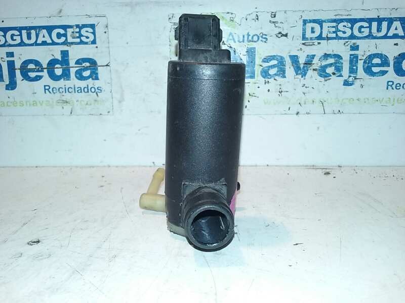 Recambio de bomba limpia para opel corsa a 1.2 referencia OEM IAM 90585761 2S6T 17K624 BA 