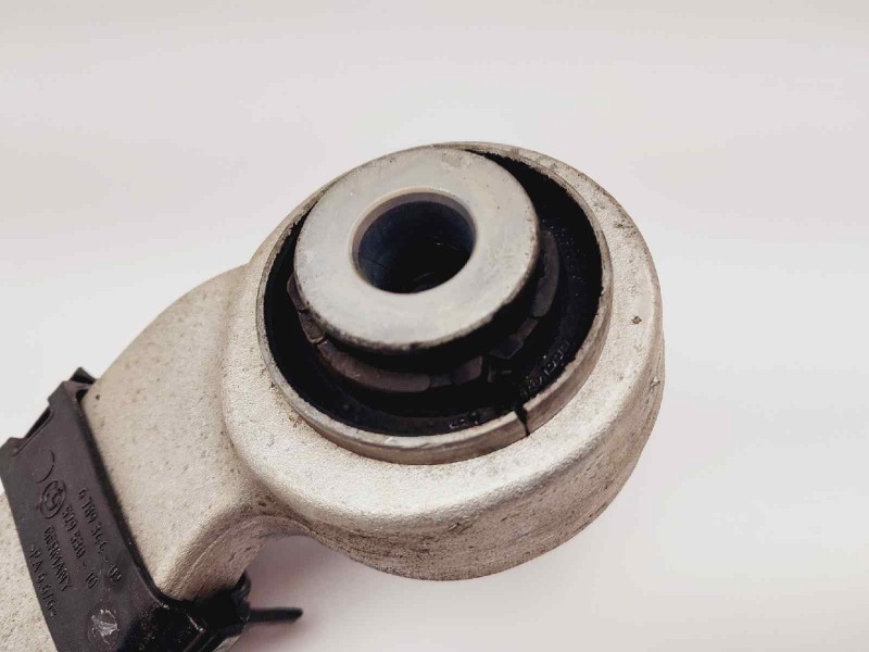 Recambio de brazo suspension superior trasero izquierdo para bmw serie 5 lim. (f10) 520d referencia OEM IAM 33326782136  
