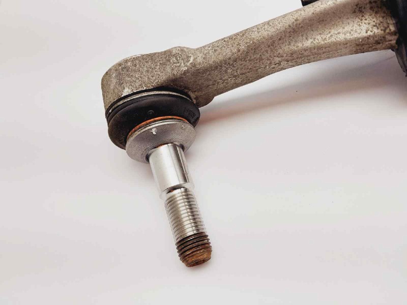 Recambio de brazo suspension superior trasero derecho para bmw serie 5 lim. (f10) 520d referencia OEM IAM 3332677590205 33326775