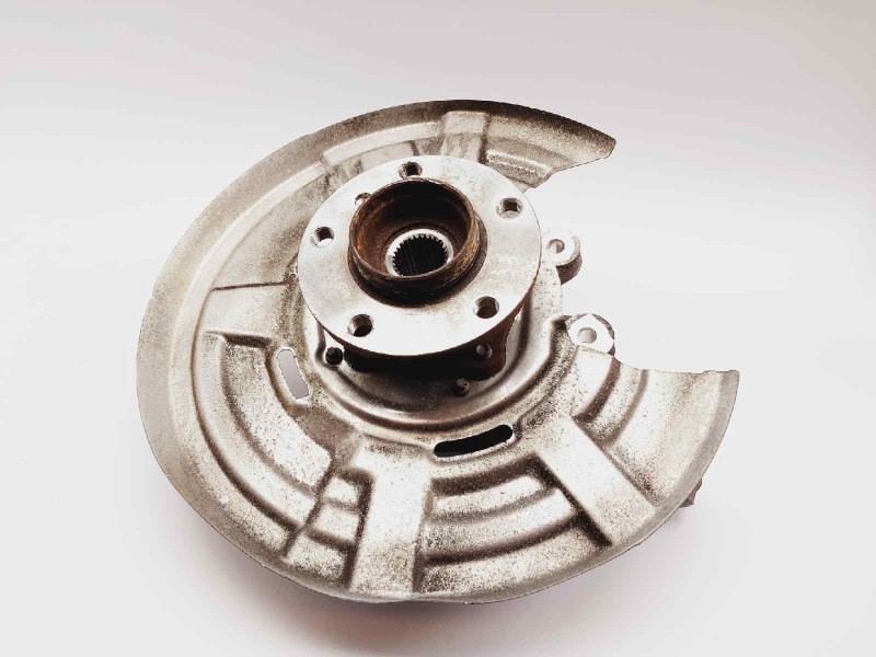 Recambio de mangueta trasera derecha para bmw serie 5 lim. (f10) 520d referencia OEM IAM 33326793770  