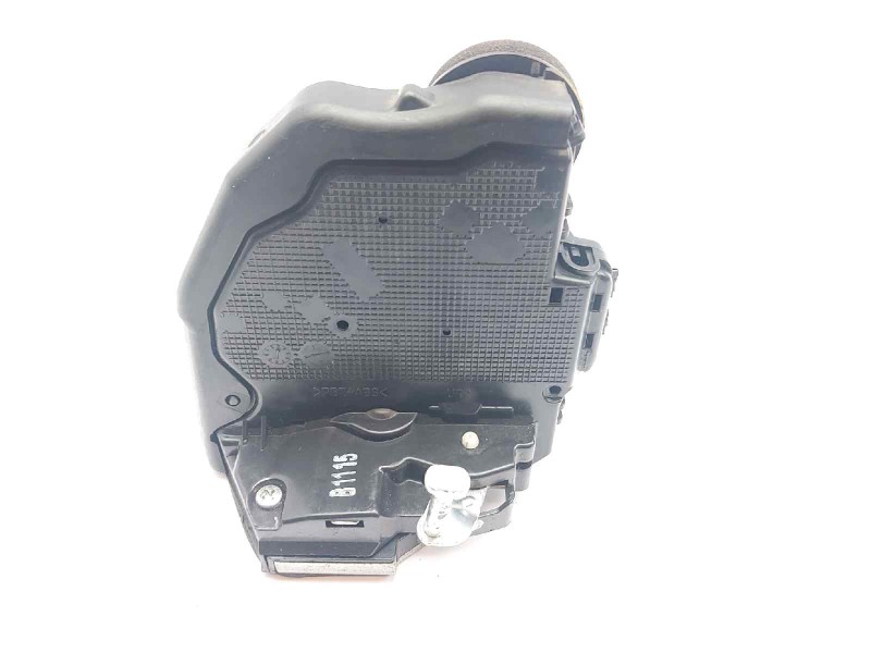 Recambio de cerradura puerta trasera derecha para toyota auris active referencia OEM IAM 6905005051  